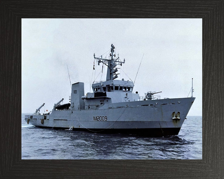 HMS Itchen M2009 Royal Navy River class minesweeper Photo Print or Framed Print - Hampshire Prints