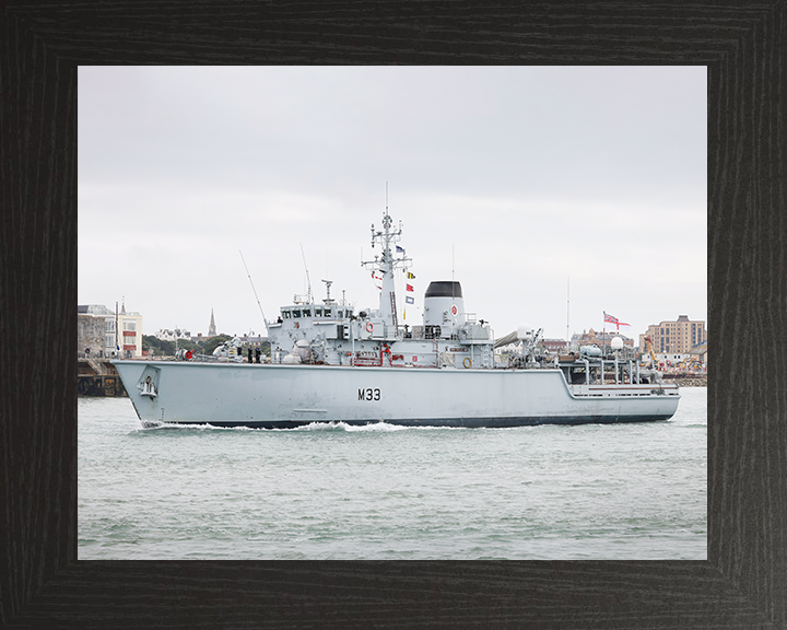 HMS Brocklesby (M33) Royal Navy Hunt Class Mine Warfare Vessel Of Southsea Photo Print Wall Art Decor Posters, Prints, & Visual Artwork Hampshire Prints 10 x 8 Black Frame No