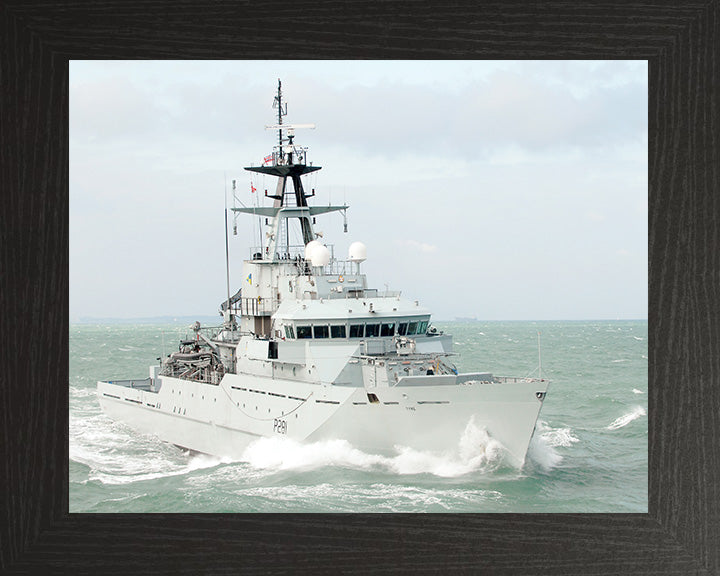 HMS Tyne P281 Royal Navy River class offshore patrol vessel Photo Print or Framed Print - Hampshire Prints