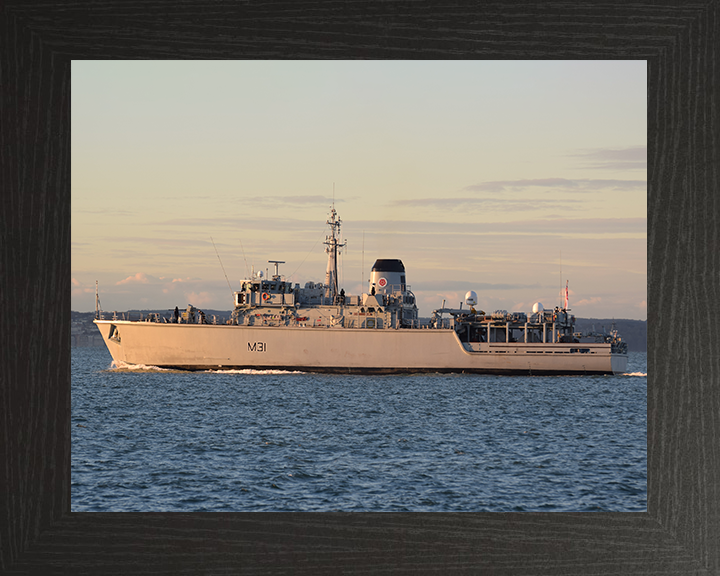 HMS Cattistock (M31) Royal Navy Hunt Class MineHunter Port Beam at Sunset Photo Print Wall Art Decor Posters, Prints, & Visual Artwork Hampshire Prints 10 x 8 Black Frame No