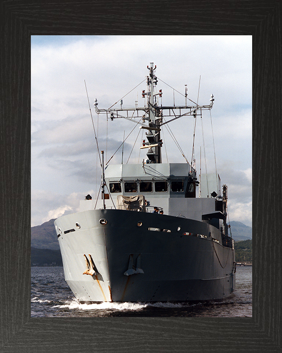 HMS Itchen (M2009) Photo Print - Bow View 1997 - Royal Navy River Class Minesweeper