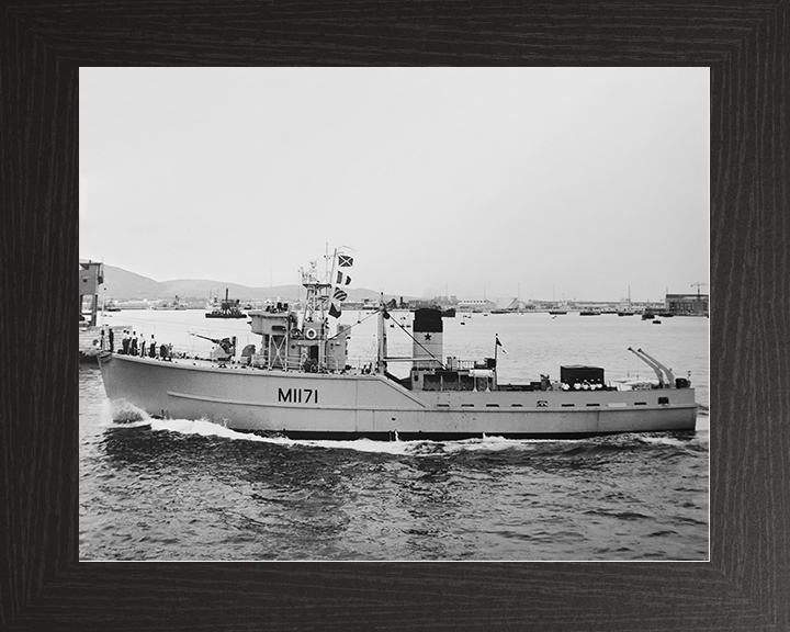 HMS Aldington (M1171) Royal Navy Ton Class Minesweeper Warship Entering Port Photo Print Wall Art Decor Posters, Prints, & Visual Artwork Hampshire Prints 10 x 8 Black Frame No