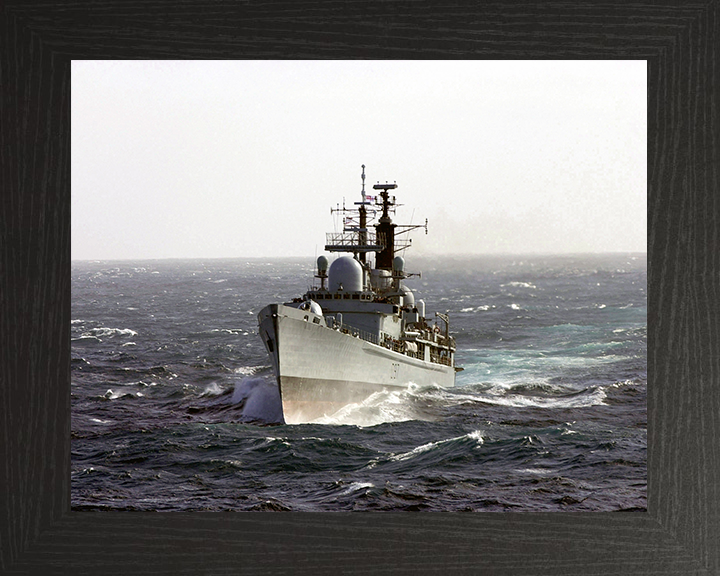 HMS Edinburgh (D97) Royal Navy Type 42 Destroyer In a Swell Photo Print Wall Art Decor Posters, Prints, & Visual Artwork Hampshire Prints 10 x 8 Black Frame No