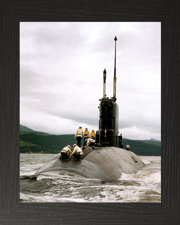 HMS Sovereign (S108) Photo Print - Underway 1992 - Royal Navy Swiftsure Class Submarine Hampshire Prints 10 x 8 Black Frame No