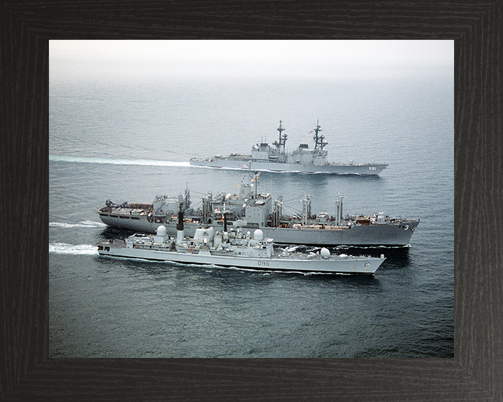 HMS Gloucester (D96) Photo Print - Refuelling 1991 - Royal Navy Type 42 Destroyer Hampshire Prints 10 x 8 Black Frame No