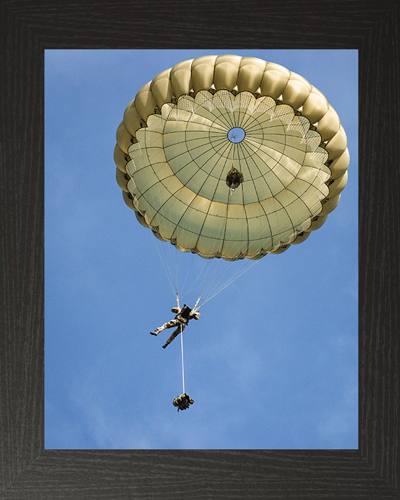 British Army Paratrooper Under Canopy From Below Photo Print Wall Art Military Decor Posters, Prints, & Visual Artwork Hampshire Prints 10 x 8 Black Frame No