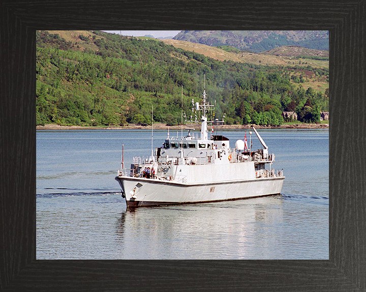 HMS Blyth (M111) Royal Navy Sandown Class Minehunter Clyde 2004 Photo Print Wall Art Decor Posters, Prints, & Visual Artwork Hampshire Prints 10 x 8 Black Frame No