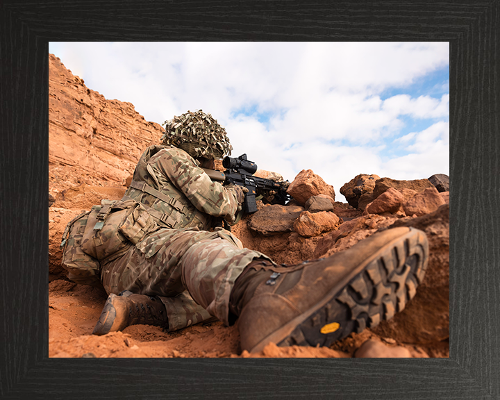 Soldier with a sharpshooter rifle Photo Print - British Army Hampshire Prints 10 x 8 Black Frame No