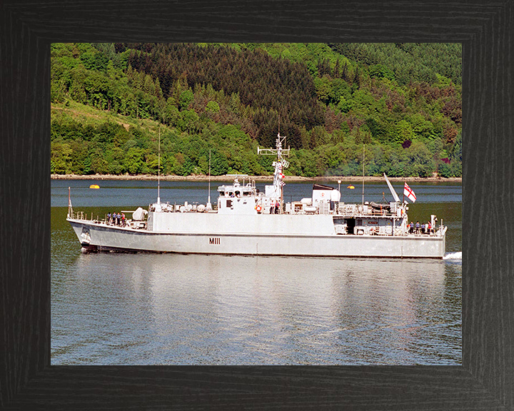 HMS Blyth (M111) Royal Navy Sandown Class Minehunter Leaving Harbour Photo Print Wall Art Decor Posters, Prints, & Visual Artwork Hampshire Prints 10 x 8 Black Frame No