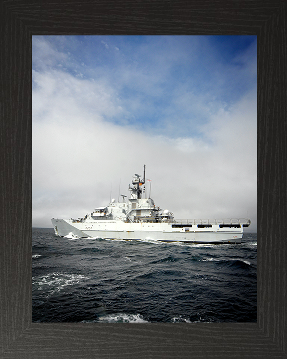 HMS Clyde (P257) Royal Navy River Class Patrol Vessel Port Side Portrait Photo Print Wall Art Decor Posters, Prints, & Visual Artwork Hampshire Prints 10 x 8 Black Frame No
