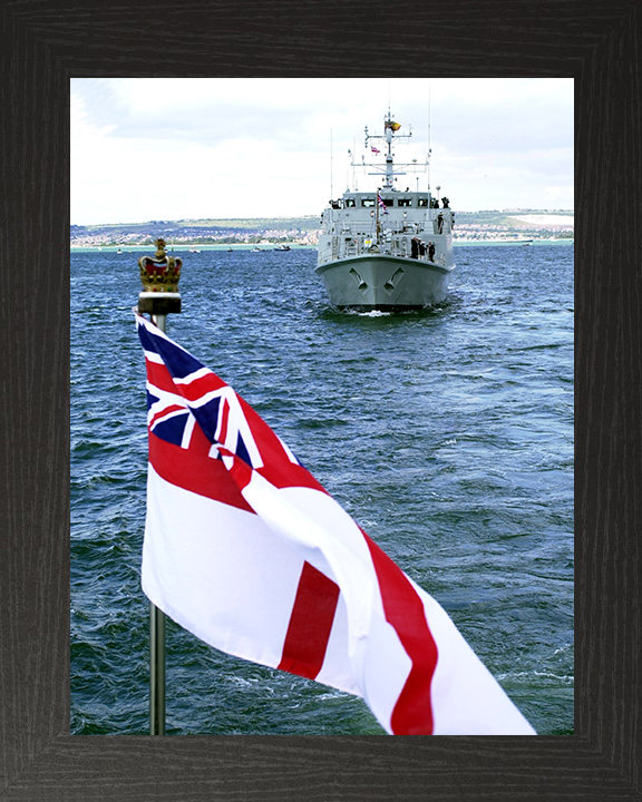 HMS Bangor (M109) Photo Print - Golden Jubilee 2002 - Royal Navy Sandown Class Minehunter Posters, Prints, & Visual Artwork Hampshire Prints 10 x 8 Black Frame No