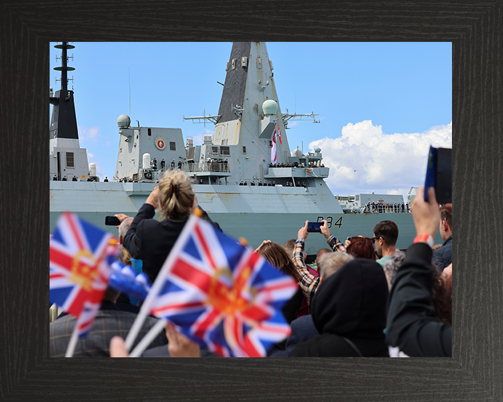 HMS Diamond (D34) Royal Navy Type 45 Destroyer Homecoming Photo Print Wall Art Decor Posters, Prints, & Visual Artwork Hampshire Prints 10 x 8 Black Frame No