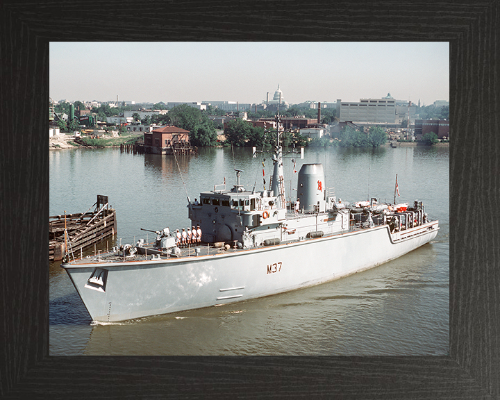 HMS Chiddingfold (M37) Royal Navy Hunt Class Minehunter Entering Washington Photo Print Wall Art Decor Posters, Prints, & Visual Artwork Hampshire Prints 10 x 8 Black Frame No