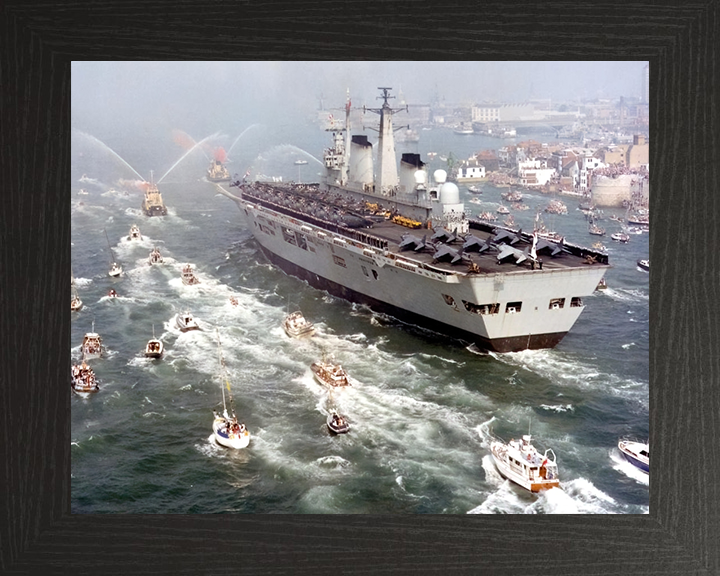 HMS Invincible R05 | Photo Print | Framed Print | Invincible Class | Aircraft Carrier | Royal Navy Hampshire Prints