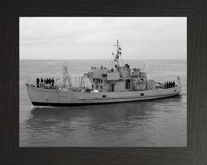 HMT Thames (1938) | Photo Print | Framed Print | Poster | Rescue Tugboat | Royal Navy Hampshire Prints