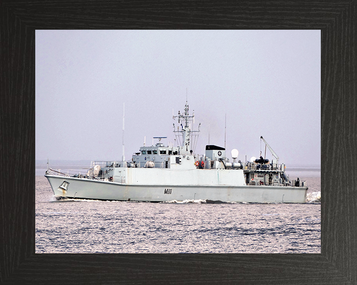 HMS Blyth (M111) Royal Navy Sandown Class Minehunter Port Side View Photo Print Wall Art Decor Posters, Prints, & Visual Artwork Hampshire Prints 10 x 8 Black Frame No