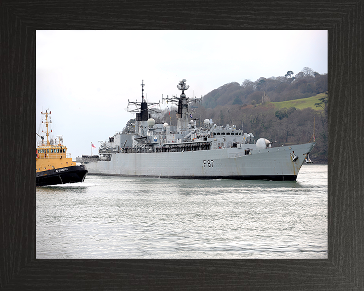 HMS Chatham (F87) Royal Navy Type 22 Frigate Enters Devonport 2011 Photo Print Wall Art Decor Posters, Prints, & Visual Artwork Hampshire Prints 10 x 8 Black Frame No