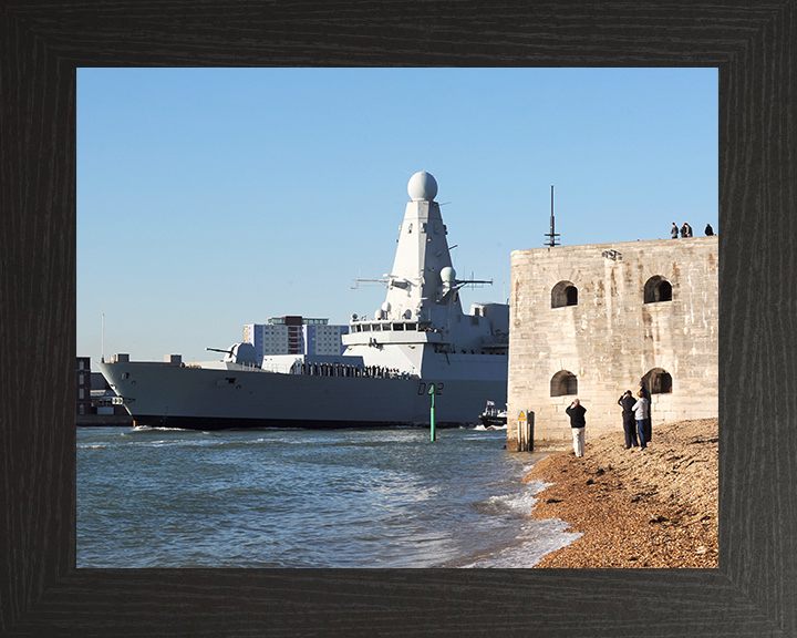HMS Daring (D32) Royal Navy Type 45 Destroyer Leaving Portsmouth 2012 Photo Print Wall Art Decor Posters, Prints, & Visual Artwork Hampshire Prints 10 x 8 Black Frame No