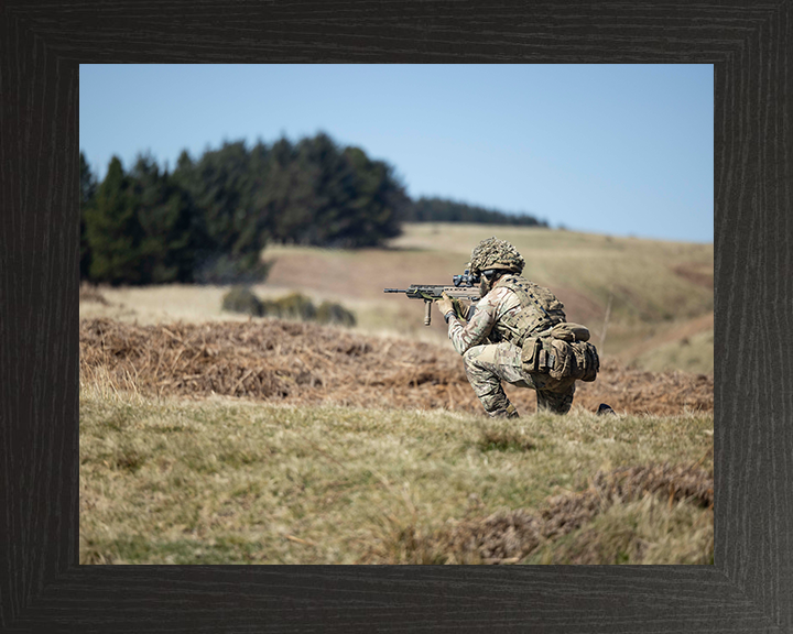 Soldier Kneeling and Firing Photo Print - British Army Hampshire Prints 10 x 8 Black Frame No