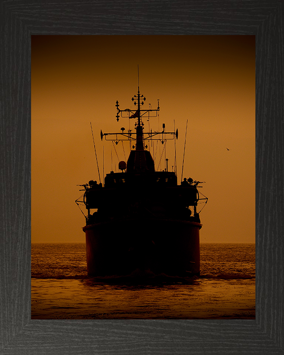 HMS Bangor (M109) Photo Print - Silhouette 2015 - Royal Navy Sandown Class Minehunter Posters, Prints, & Visual Artwork Hampshire Prints 10 x 8 Black Frame No