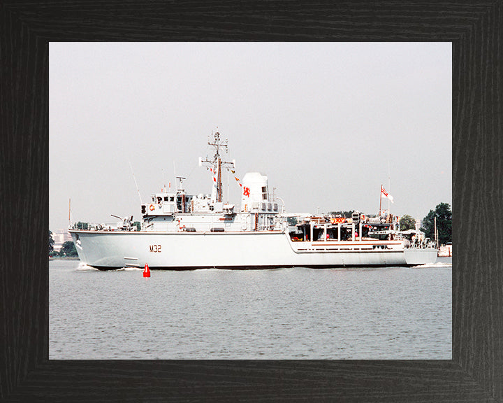 HMS Cottesmore M32 | Photo Print | Framed Print | Hunt Class | Mine Warfare Vessel | Royal Navy Hampshire Prints