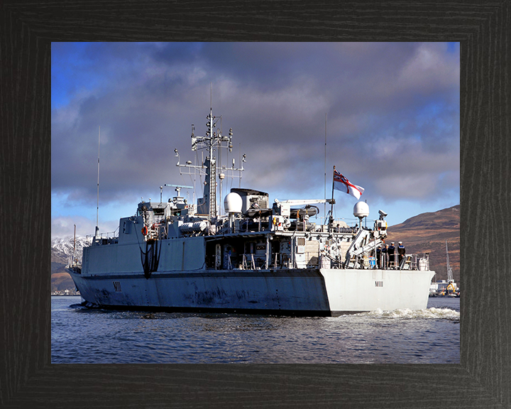 HMS Blyth (M111) Photo Print - Clyde 2009 - Royal Navy Sandown Class Minehunter Posters, Prints, & Visual Artwork Hampshire Prints 10 x 8 Black Frame No