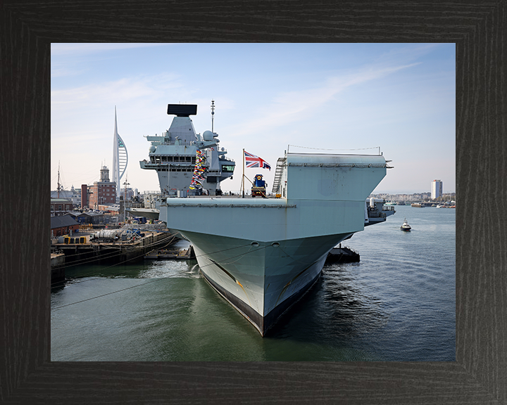 HMS Queen Elizabeth (R08) Photo Print - Portsmouth 2022 - Royal Navy Queen Elizabeth Class Aircraft Carrier Hampshire Prints 10 x 8 Black Frame No
