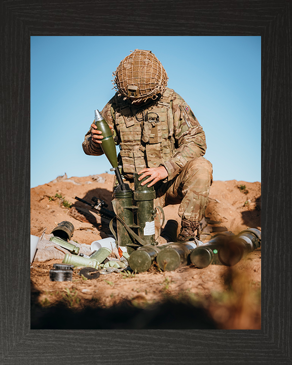 Parachute Regiment Soldier preparing Mortars Photo Print - British Army Hampshire Prints 10 x 8 Black Frame No