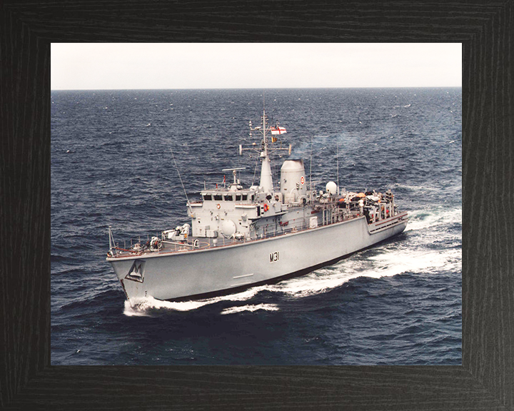 HMS Cattistock (M31) Royal Navy Hunt Class MineHunter Port Side View at Sea Photo Print Wall Art Decor Posters, Prints, & Visual Artwork Hampshire Prints 10 x 8 Black Frame No