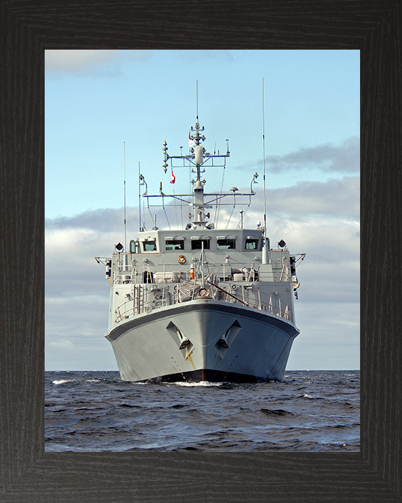 HMS Bangor (M109) Royal Navy Sandown Class Minehunter Low Bow View Photo Print Wall Art Decor Posters, Prints, & Visual Artwork Hampshire Prints 10 x 8 Black Frame No