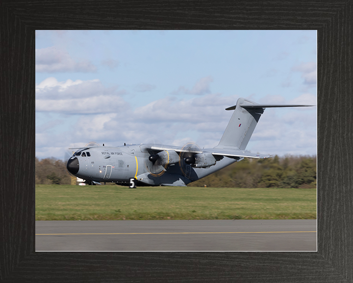 RAF Atlas A400M Landing 2026 Photo Print Royal Air Force Aircraft Wall Art Aviation Decor Posters, Prints, & Visual Artwork Hampshire Prints 10 x 8 Black Frame No
