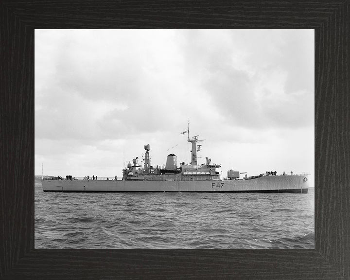HMS Danae (F47) Royal Navy Leander Class Frigate Starboard Beam View Photo Print Wall Art Decor Posters, Prints, & Visual Artwork Hampshire Prints 10 x 8 Black Frame No