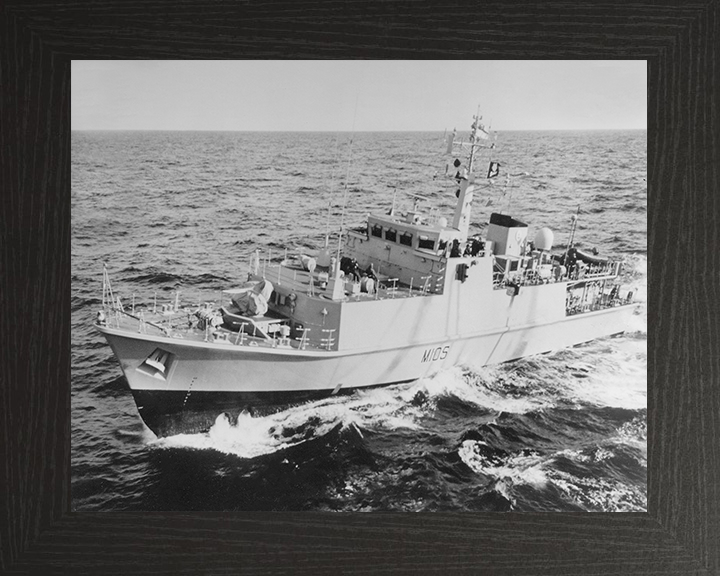 HMS Bridport (M105) Royal Navy Sandown Class Mine Hunter at Sea Photo Print Wall Art Decor Posters, Prints, & Visual Artwork Hampshire Prints 10 x 8 Black Frame No