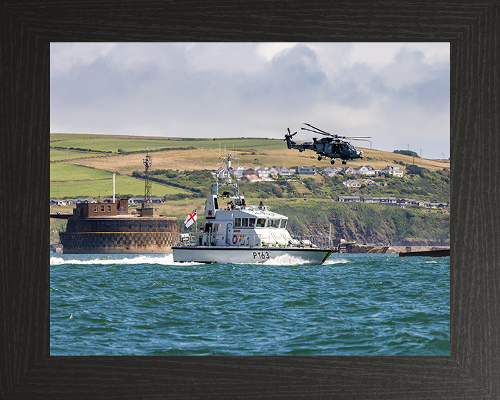 HMS Express (P163) Photo Print - With Wildcat - Royal Navy Archer Class P2000 Patrol Vessel Hampshire Prints 10 x 8 Black Frame No