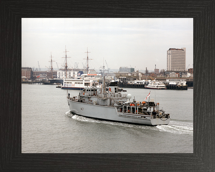 HMS Chiddingfold M37 | Photo Print | Framed Print | Hunt Class | Minehunter | Royal Navy Hampshire Prints