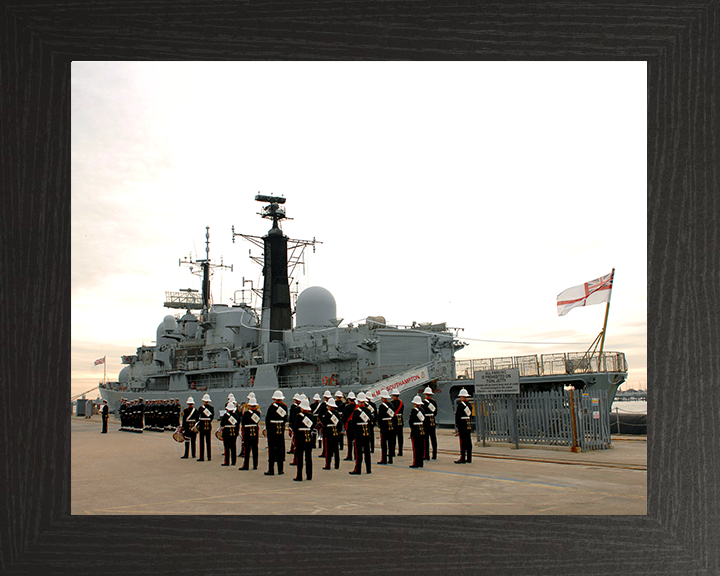 HMS Southampton (D90) Photo Print - Decommissioning 2009 - Royal Navy Type 42 Destroyer Posters, Prints, & Visual Artwork Hampshire Prints 10 x 8 Black Frame No