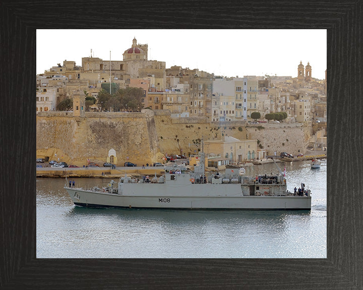 HMS Grimsby M108 Royal Navy Sandown class minehunter Photo Print or Framed Print - Hampshire Prints