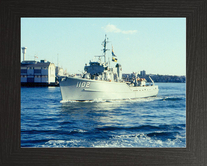 HMS Alcaston (M1102) Royal Navy Ton Class Minesweeper Warship Entering Harbour Photo Print Wall Art Naval Decor Posters, Prints, & Visual Artwork Hampshire Prints 10 x 8 Black Frame No