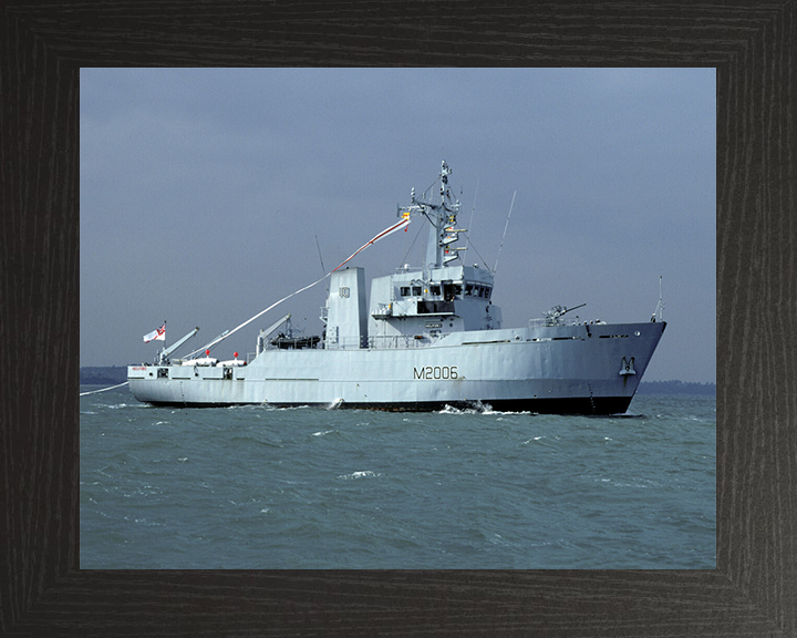 HMS Helford M2006 | Photo Print | Framed Print | River Class | Minesweeper | Royal Navy Hampshire Prints
