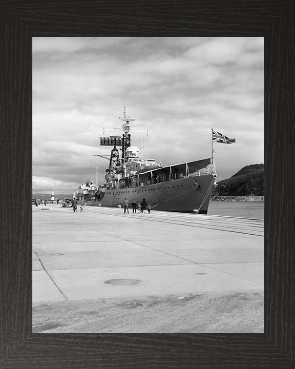 HMS Crossbow (D96) Photo Print - Trondheim 1961 - Royal Navy Weapon Class Destroyer Hampshire Prints 10 x 8 Black Frame No