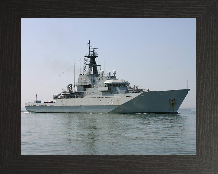 HMS Tyne P281 Royal Navy River class patrol vessel Photo Print or Framed Print - Hampshire Prints