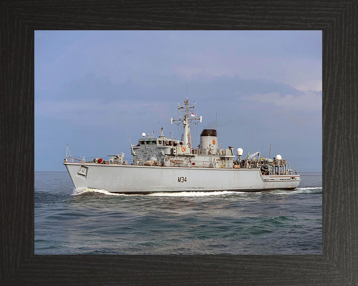 HMS Middleton M34 | Photo Print | Framed Print | Hunt Class | Mine Warfare Vessel | Royal Navy Hampshire Prints
