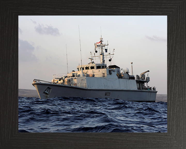 HMS Bangor (M109) Royal Navy Sandown Class Minehunter Low Port Side View Photo Print Wall Art Decor Posters, Prints, & Visual Artwork Hampshire Prints 10 x 8 Black Frame No