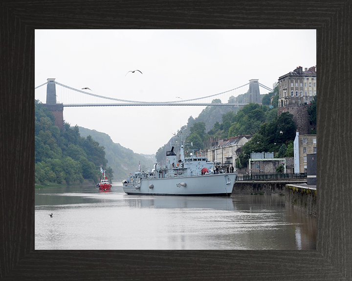 HMS Cattistock (M31) Royal Navy Hunt Class MineHunter Bristol 2011 Photo Print Wall Art Decor Posters, Prints, & Visual Artwork Hampshire Prints 10 x 8 Black Frame No