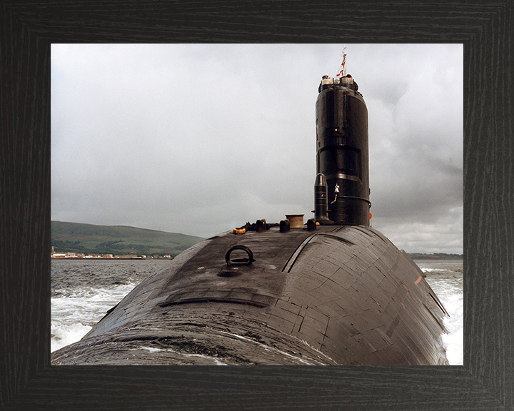 HMS Trenchant (S91) Photo Print - Clyde 1993 - Royal Navy Trafalgar Class Submarine Hampshire Prints 10 x 8 Black Frame No