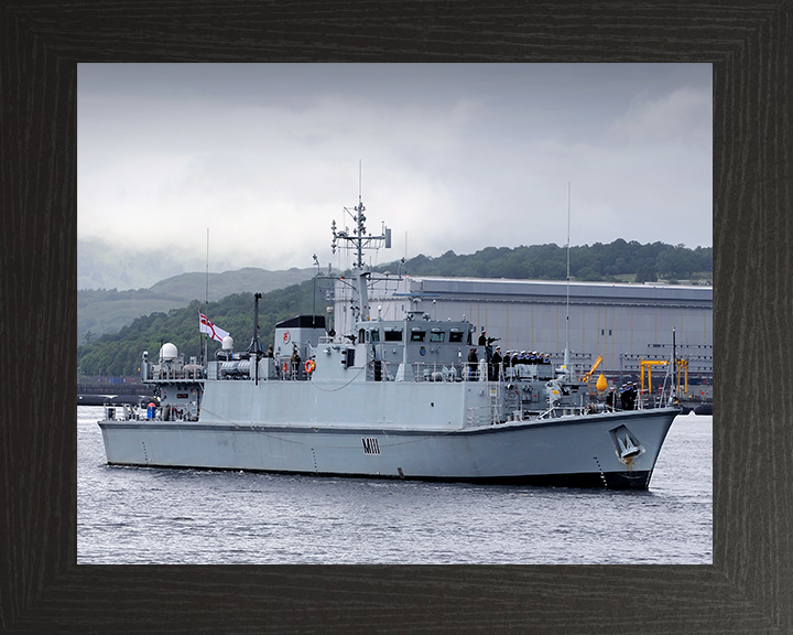 HMS Blyth (M111) Photo Print - Faslane 2012 - Royal Navy Sandown Class Minehunter Posters, Prints, & Visual Artwork Hampshire Prints 10 x 8 Black Frame No
