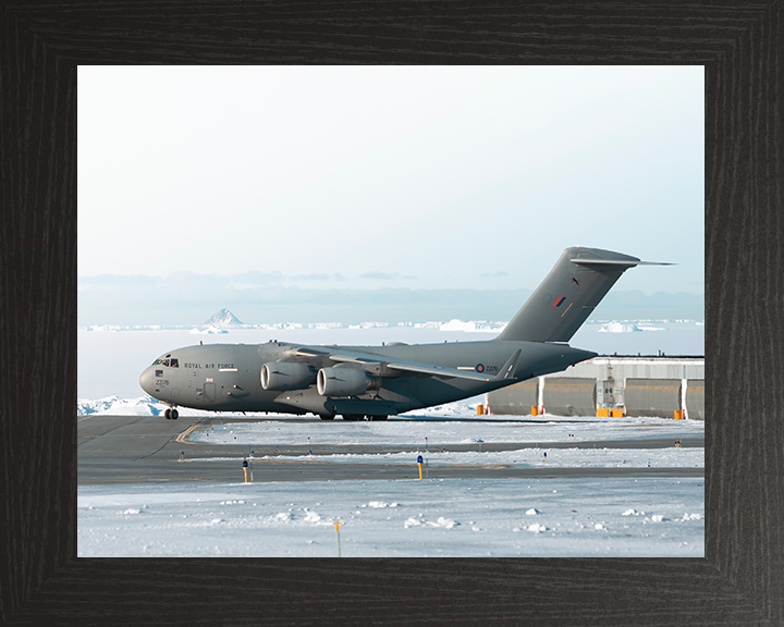 RAF C-17 Globemaster Side on Canada 2026 Photo Print Royal Air Force Aircraft Wall Art Posters, Prints, & Visual Artwork Hampshire Prints 10 x 8 Black Frame No