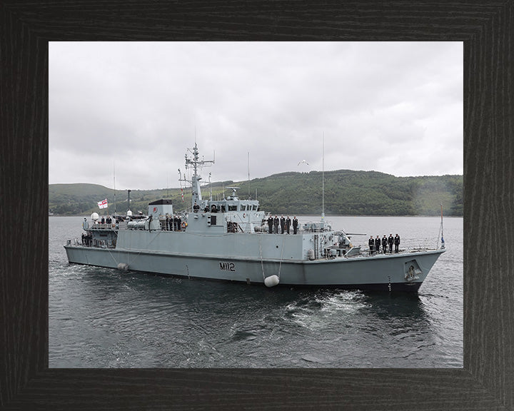 HMS Shoreham M112 | Photo Print | Framed Print | Sandown Class | Minehunter | Royal Navy Hampshire Prints
