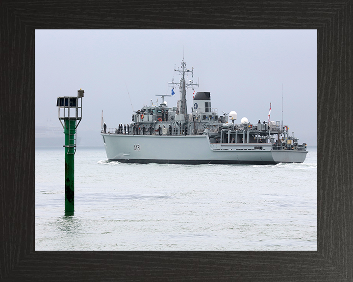 HMS Cattistock (M31) Royal Navy Hunt Class MineHunter Leaving Harbour Photo Print Wall Art Decor Posters, Prints, & Visual Artwork Hampshire Prints 10 x 8 Black Frame No