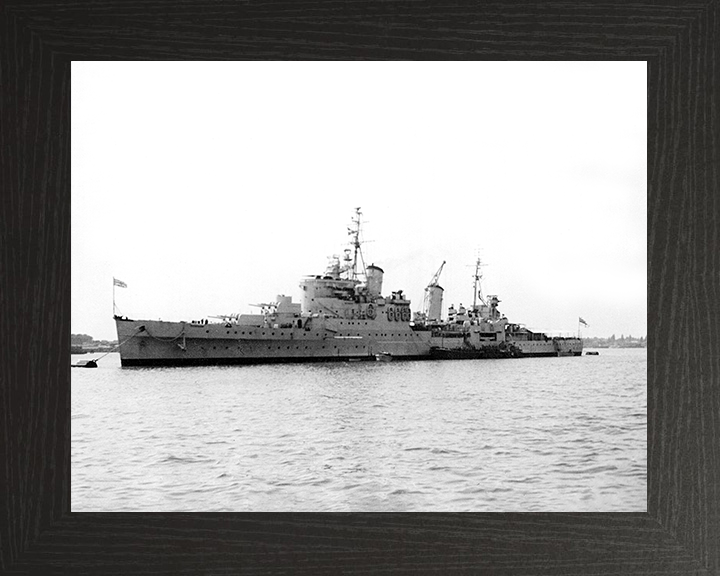 HMS Glasgow (C21) Photo Print - Portsmouth 1947 - Royal Navy Town Class Light Cruiser Posters, Prints, & Visual Artwork Hampshire Prints 10 x 8 Black Frame No